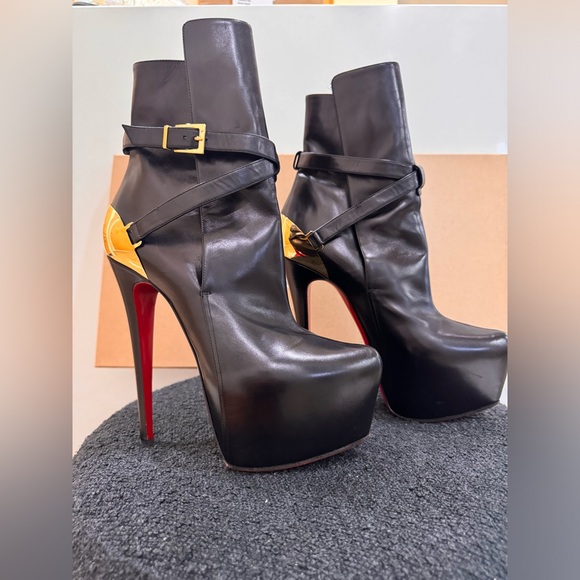 Louboutin Platform Equestria Boots - Picture 2 of 5